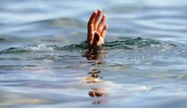 खोला र नदीले बगाउँदा नवलपुरमा तीन जनाको मृत्यु