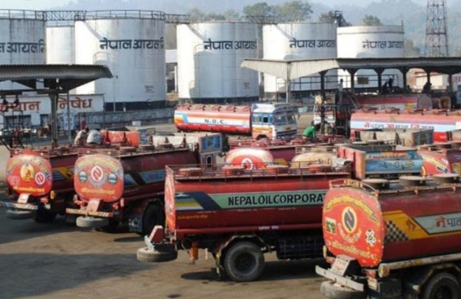 सरकारले फेरि बढायो पेट्रोलको मूल्य