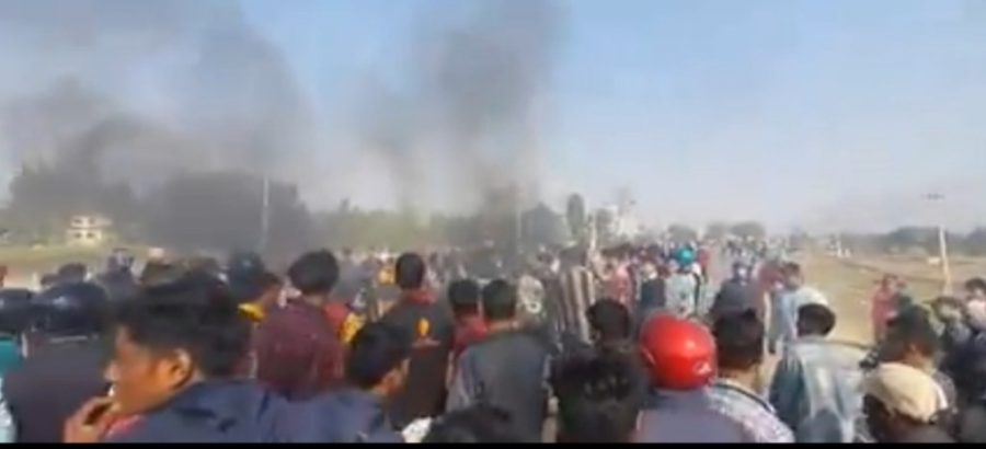 किरणनाला स्थित भएको दुर्घटना पछि माहोल तनावग्रस्त, स्थानियद्वारा सडक अवरुद्ध