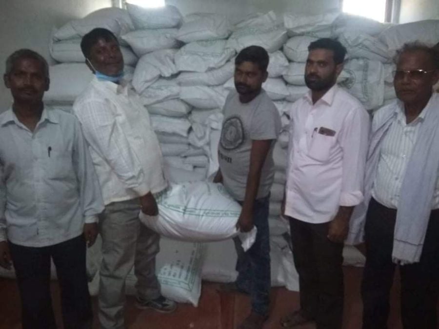 कृष्णनगर नगरपालिका द्वारा कृषकहरु लाई ७५% अनुदानमा बिउ वितरण