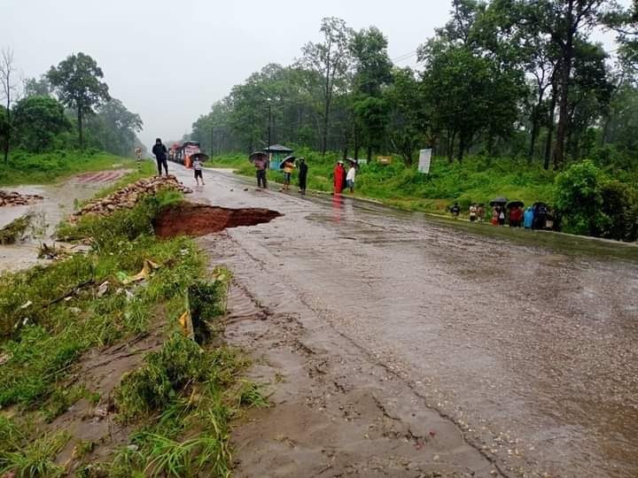 कावासोतिमा सडक भासियो,राजमार्ग अवरुद्ध