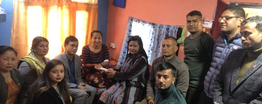 लाइन्स क्लव अफ पोखरा  अन्तर्गतका चार लाइन्स क्लवले गरे क्यान्सर पिडित हिमा कुमारी आले लाई आर्थिक सहयोग- गण्डकी आज